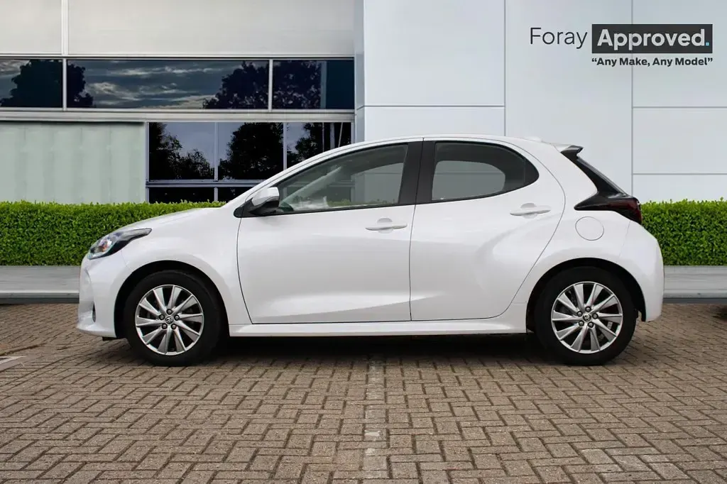Used Toyota Yaris 2023 White Hatchback