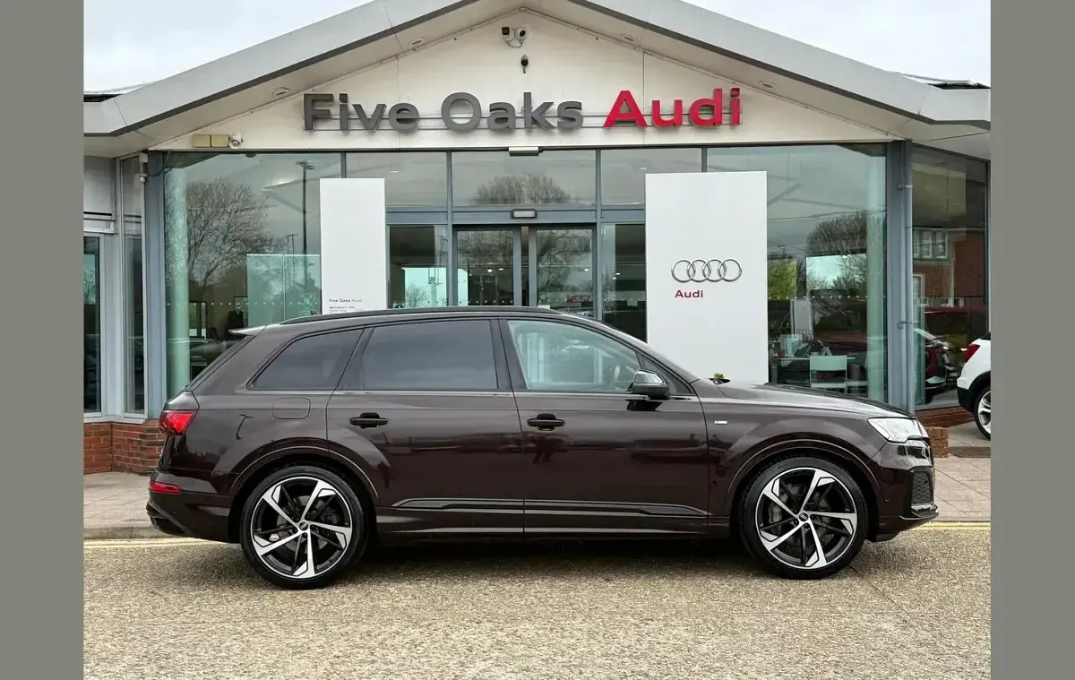 Used Audi Q7 Black Edition 281 HP (206 kW) 2022 Brown SUV
