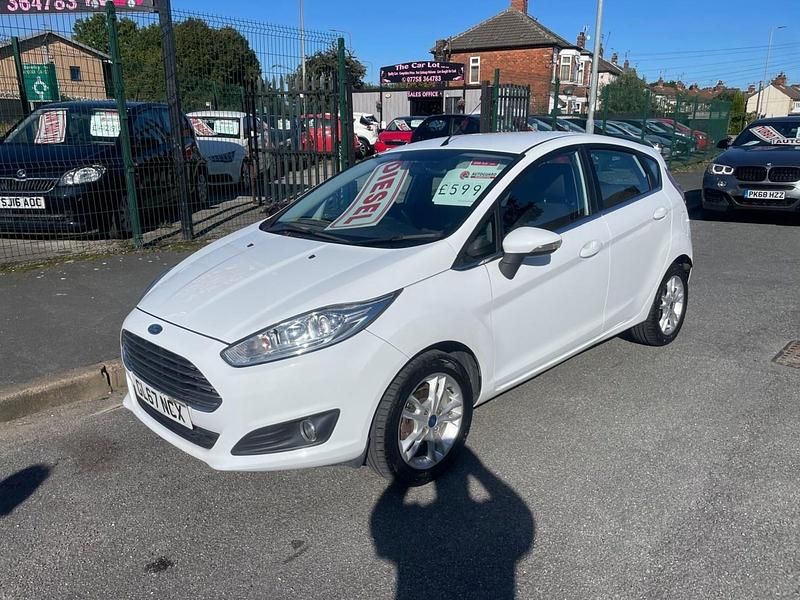 White Used 2017 Ford Fiesta Zetec Hatchback | £5,995 (A bit pricey) - Image 1/4