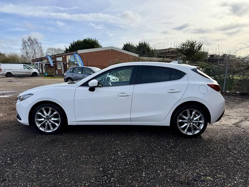 Used Mazda 3 Inclusive 148 HP (108 kW) 2015 White Hatchback