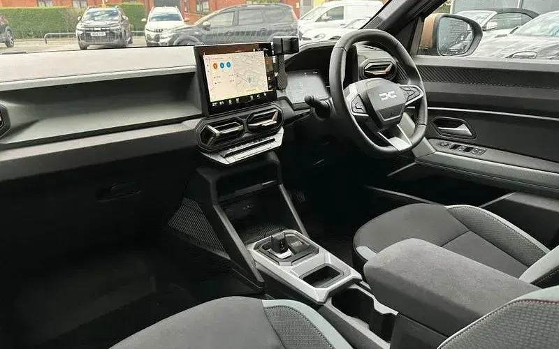 Nouă Dacia Duster Extreme 141 CP (103 kW) 2025 Break