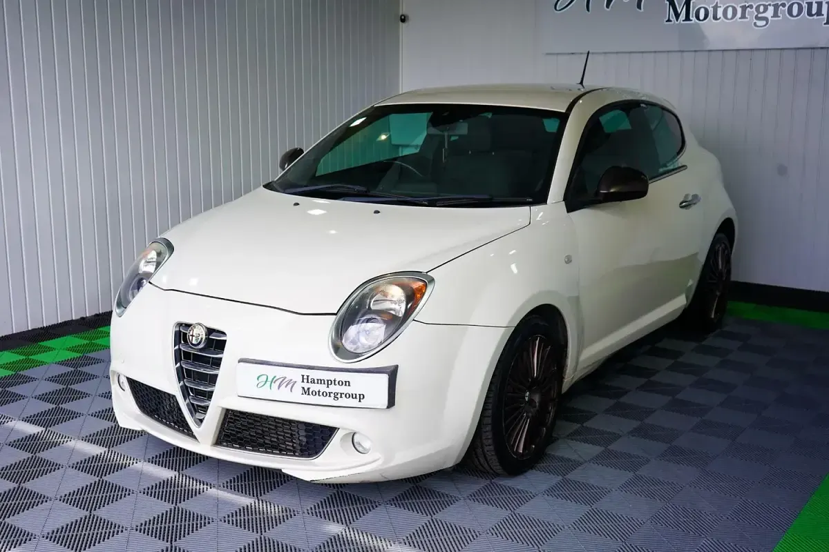 Used Alfa Romeo MiTo 2015 White Hatchback