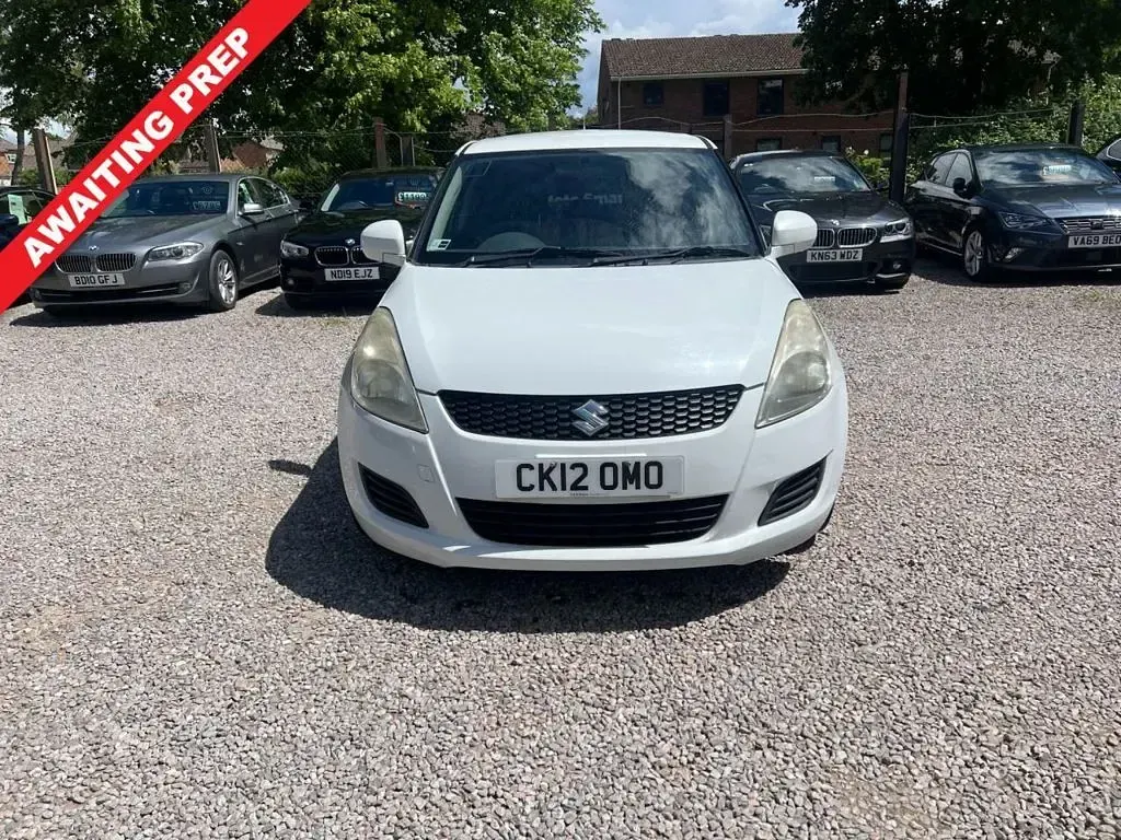 Used Suzuki Swift SZ3 94 HP (69 kW) 2012 White Hatchback