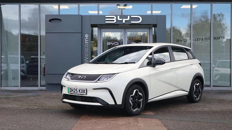 Used BYD Dolphin Active 69 kW (95 HP) 2025 White Hatchback