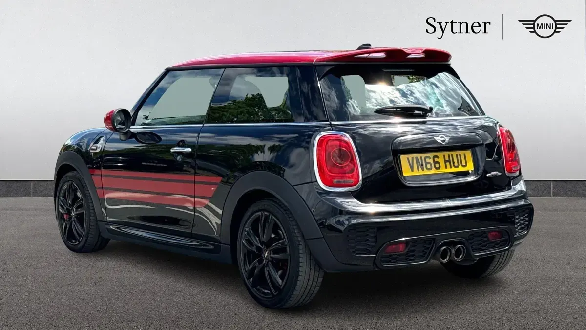 Begagnad Mini John Cooper Works Hatch 228 HK (167 kW) 2016 Svart Halvkombi