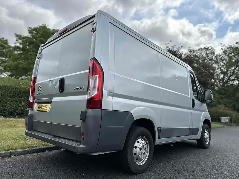 Used Citroën Relay 130 HP (95 kW) 2018 Silver Van