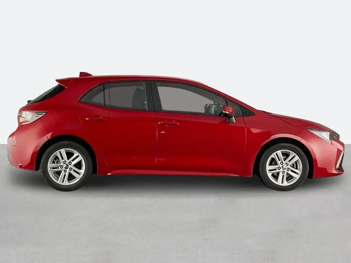 Usado Toyota Corolla 2022 Rojo Utilitario