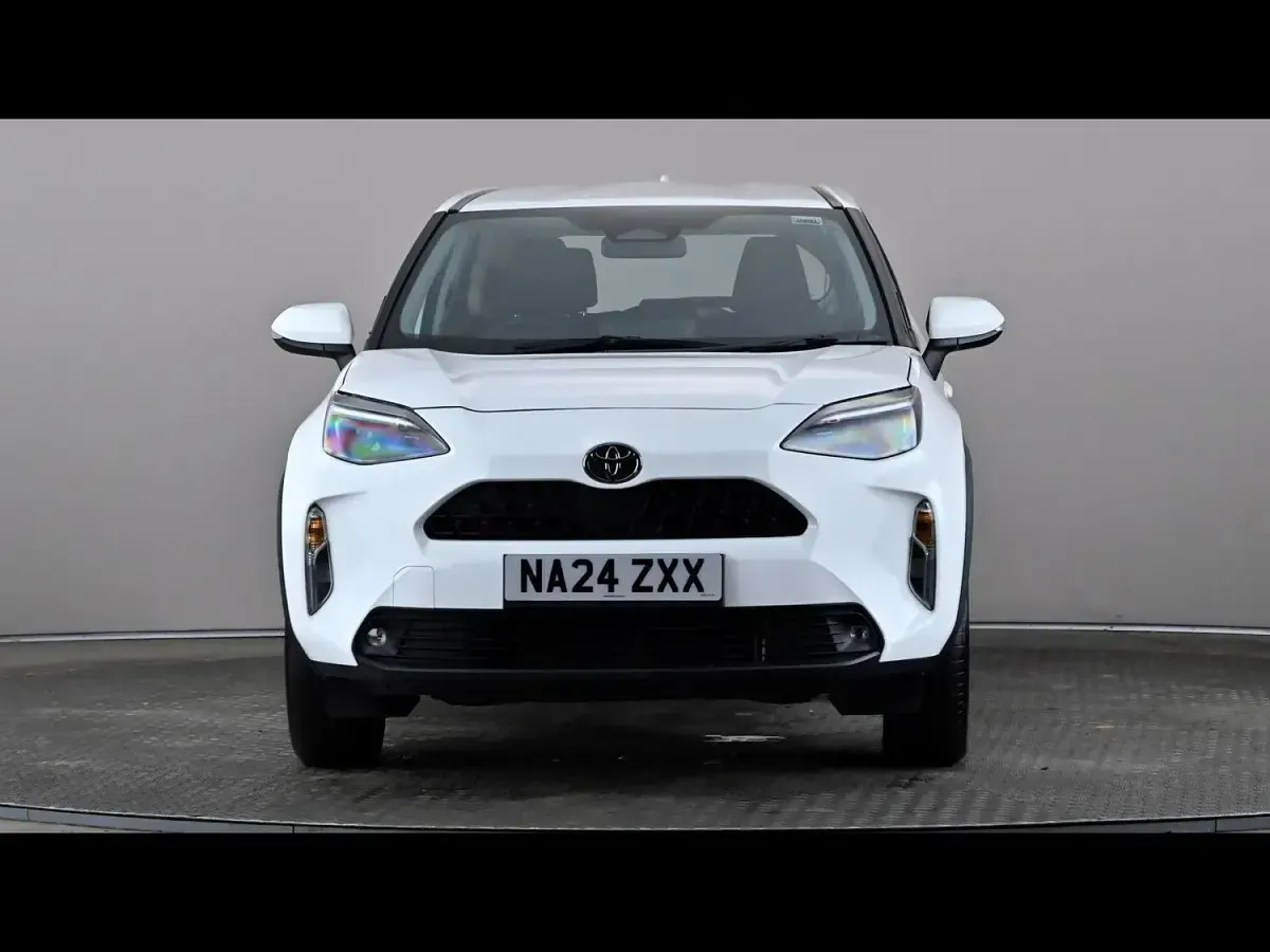 Used Toyota Yaris 2024 White Hatchback