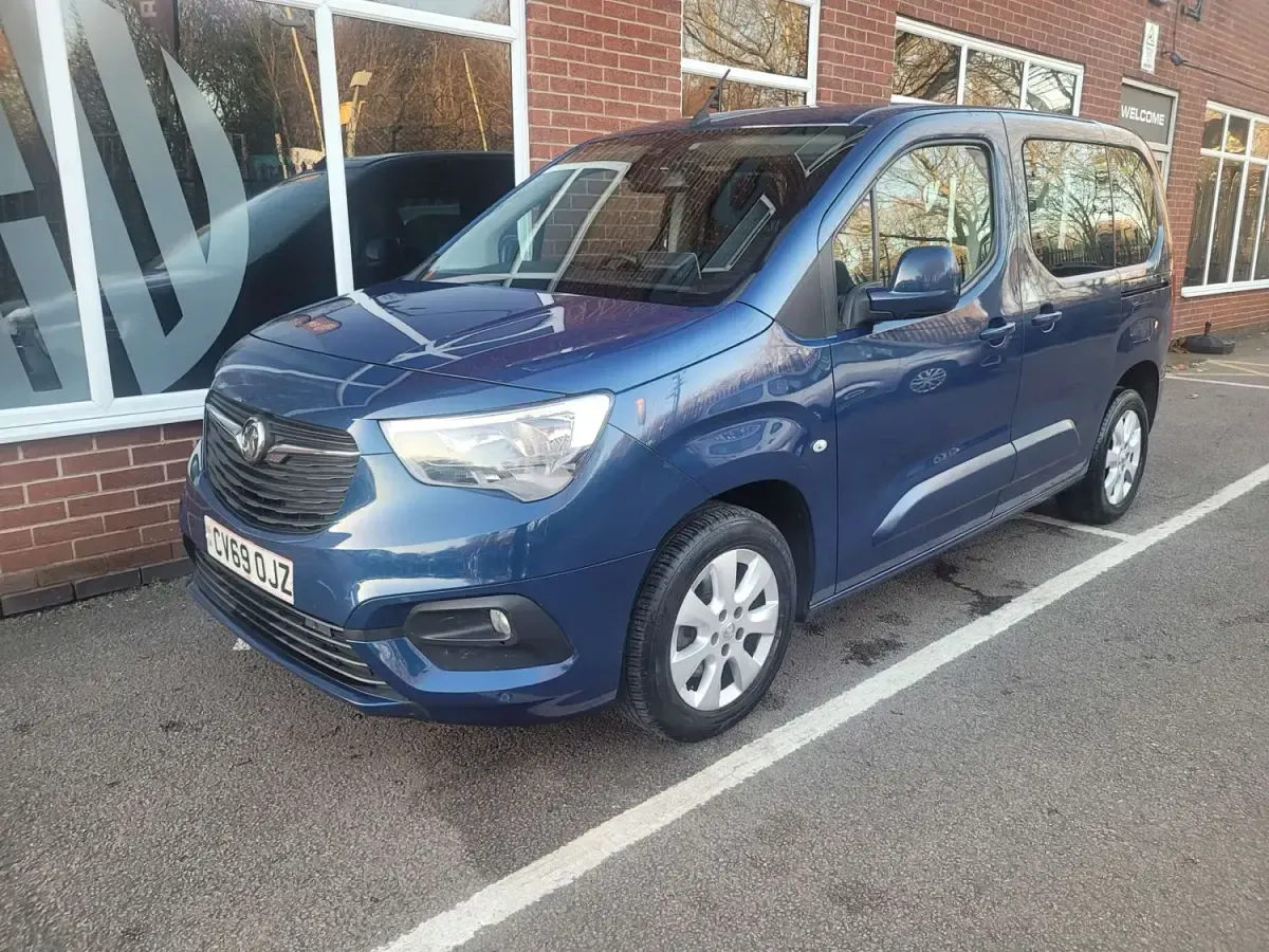 Usado Vauxhall Combo S 100 CV (73 kW) 2019 Azul Monovolumen