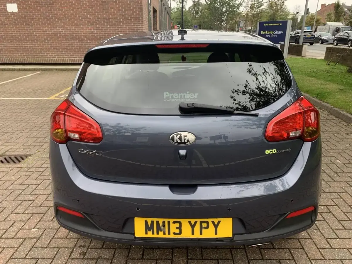 Used Kia Ceed 128 HP (94 kW) 2013 Blue Hatchback