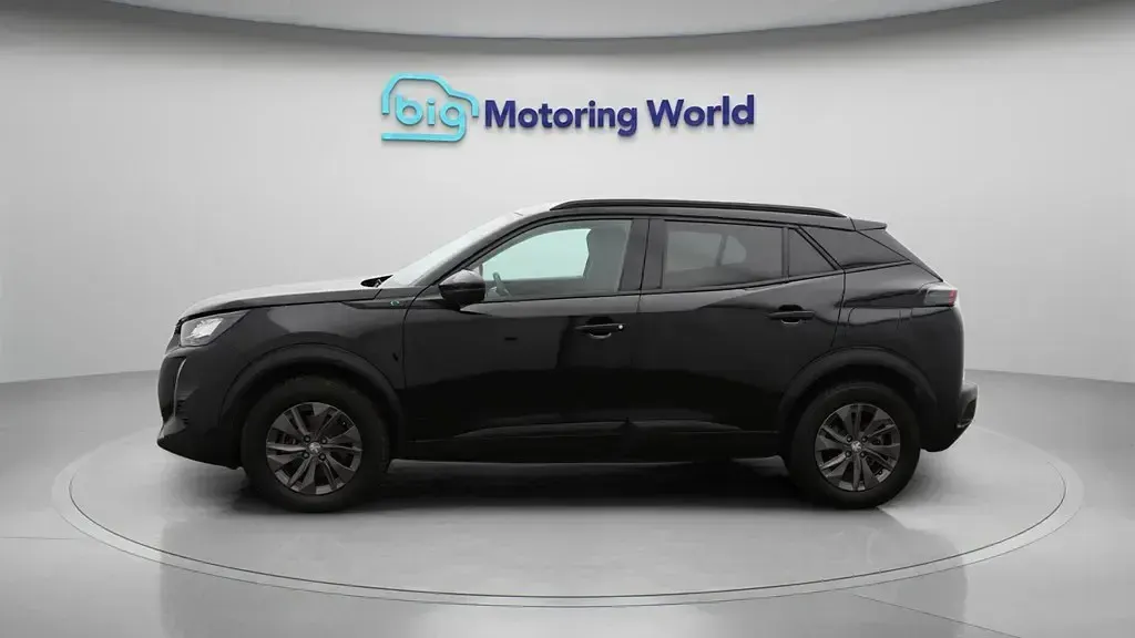 Second-hand Peugeot e-2008 Active+ 100 kW (136 CP) 2022 SUV