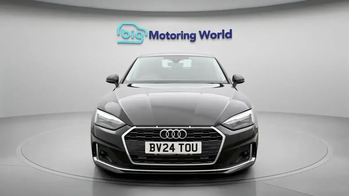 Usado Audi A5 Sport 2024 Negro Utilitario