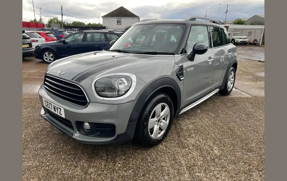 Używany Mini Cooper Countryman 134 KM (98 kW) 2017 Szary SUV