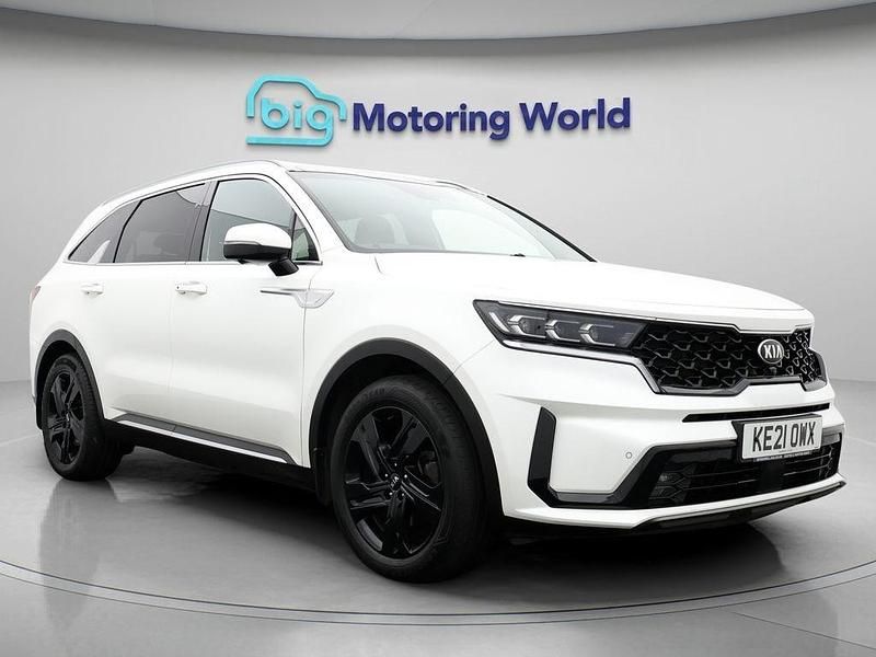White Used 2021 Kia Sorento SUV | £27,400 (Fair price) - Image 1/4