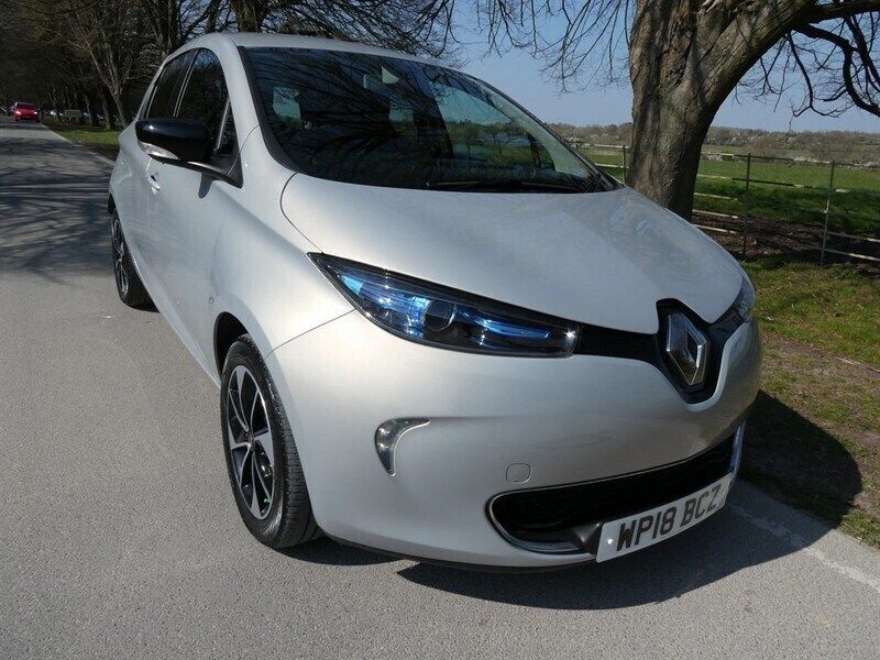 Calico grey pearl Used 2018 Renault Zoe Dynamique Hatchback | £7,490 (Fair price) - Image 1/4