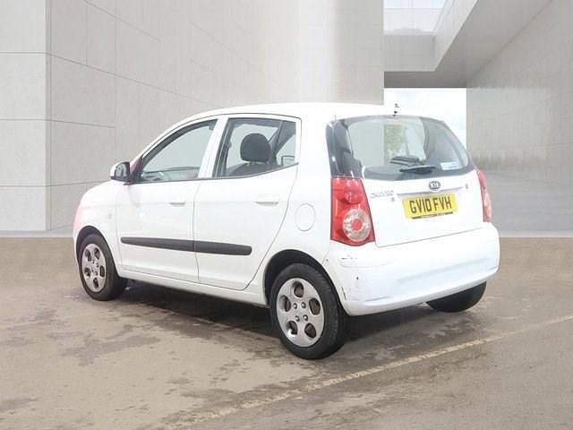 Used Kia Picanto 64 HP (47 kW) 2010 White Hatchback