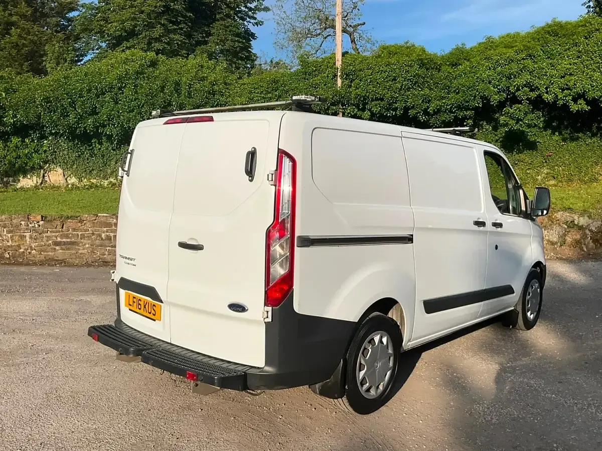 Used Ford Transit Custom 100 HP (73 kW) 2016 White Van