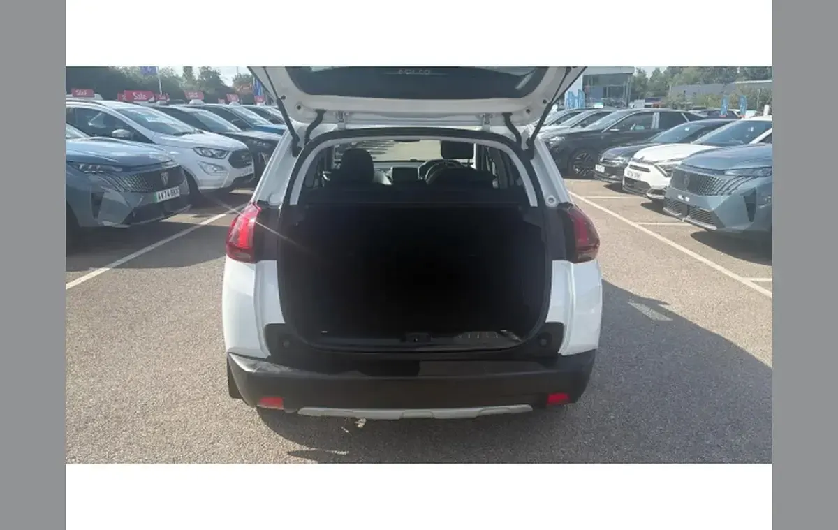 Used Peugeot 2008 Allure Premium 110 HP (80 kW) 2019 White SUV