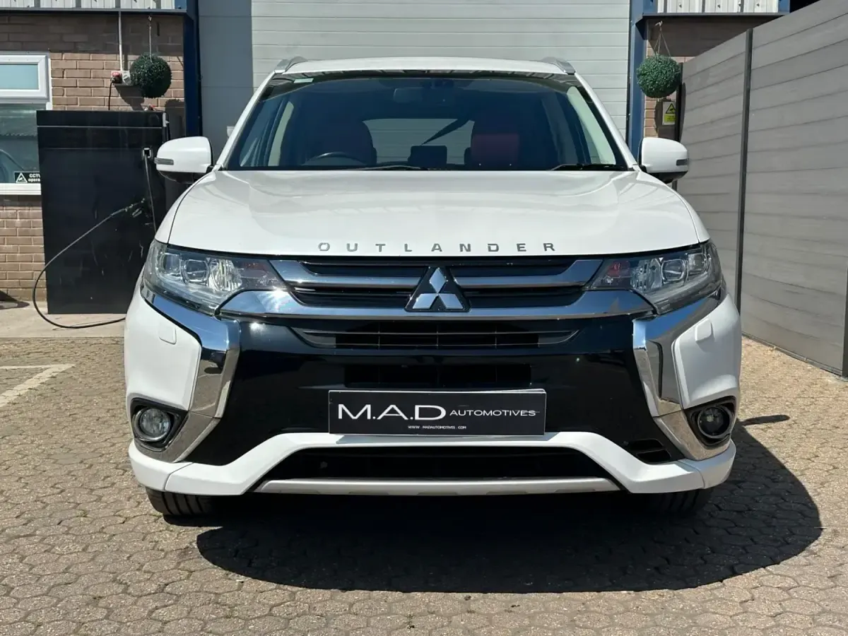 Usado Mitsubishi Outlander P-HEV 2016 Branco Carrinha