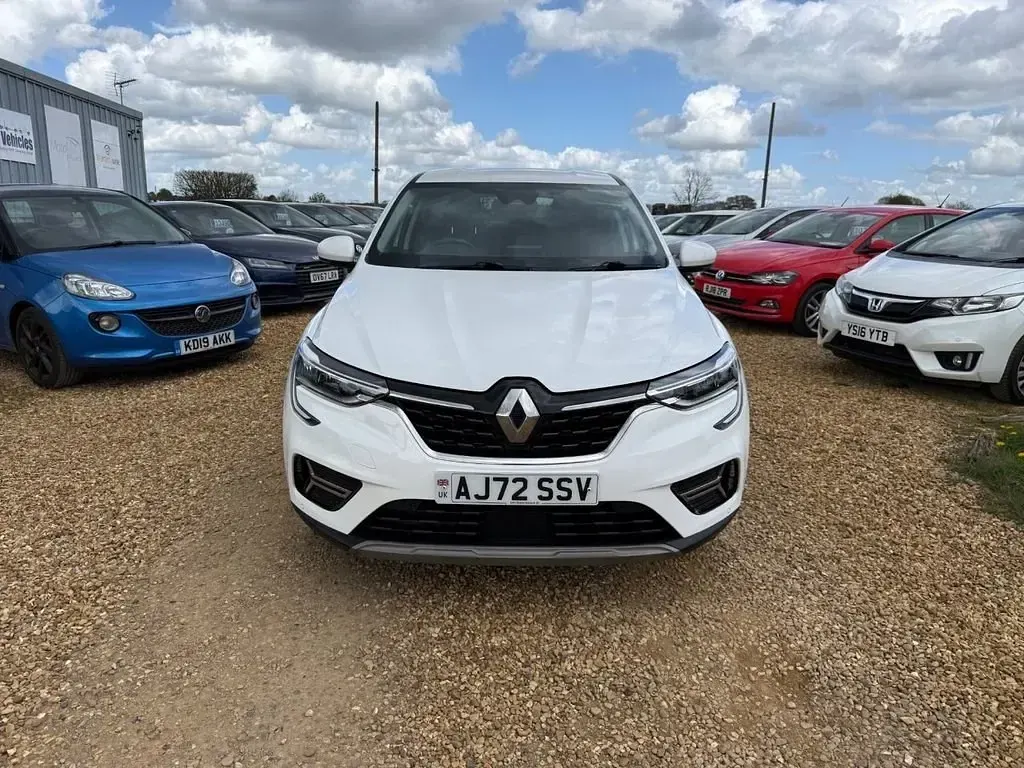 Gebraucht Renault Arkana Version S 145 PS (106 kW) 2023 Weiß SUV