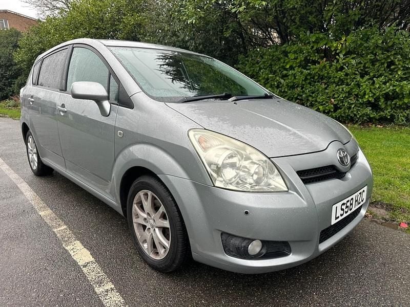Silver Used 2008 Toyota Verso SR MPV | £4,499 (Fair price) - Image 1/4