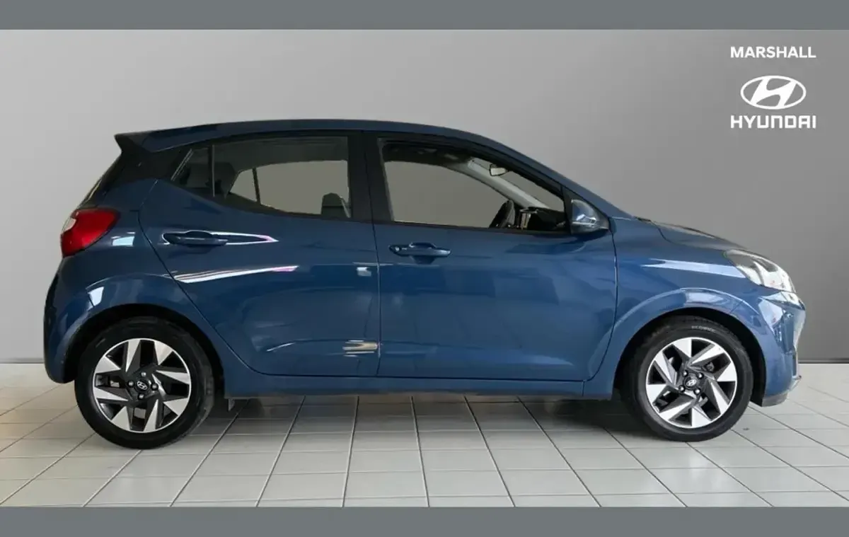 Used Hyundai i10 Advanced 63 HP (46 kW) 2025 Blue Hatchback