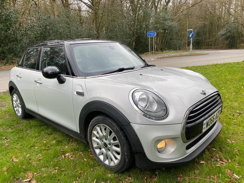 White Used 2016 Mini Cooper D Hatch Hatchback | £4,999 (Fair price) - Image 1/4