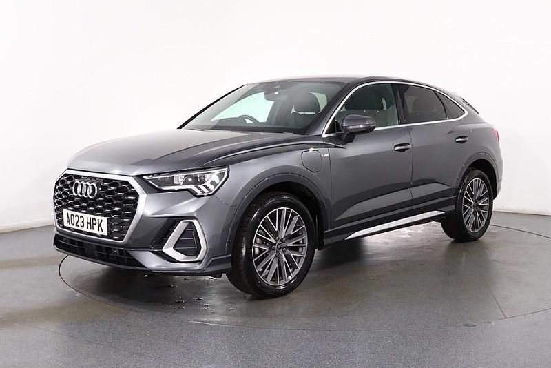 Begagnad Audi Q3 S-Line 2023 Grå SUV