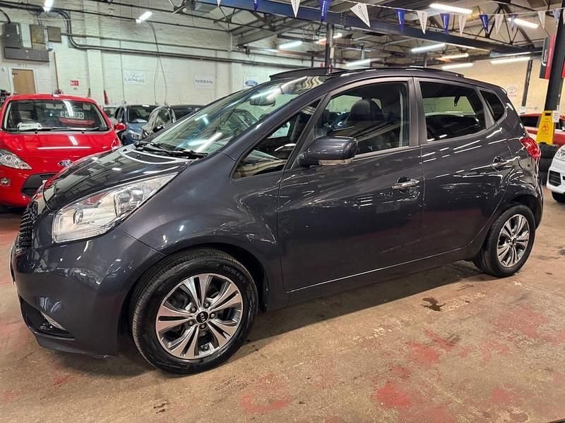 Used Kia Venga 123 HP (90 kW) 2017 Silver Hatchback