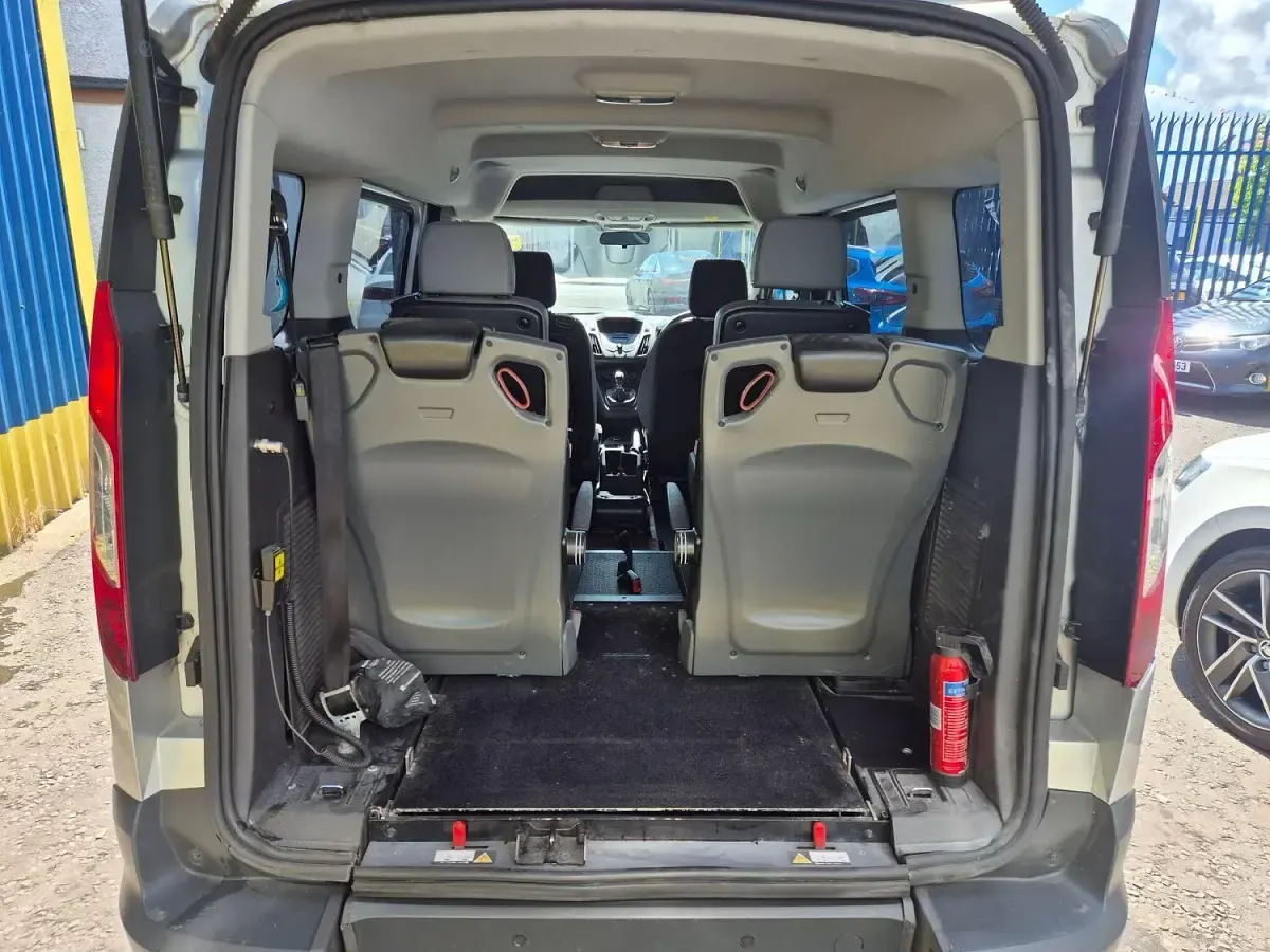 Used Ford Tourneo Connect Style 2015 Silver MPV