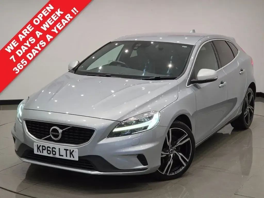 Used Volvo V40 R-Design Pro 150 HP (110 kW) 2016 Silver Hatchback