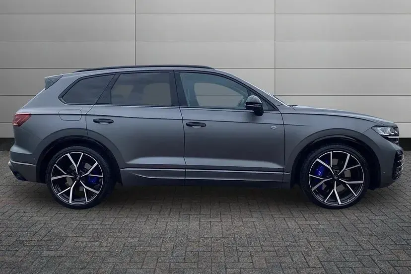 Used VW Touareg R 462 HP (339 kW) 2025 Silicon grey SUV