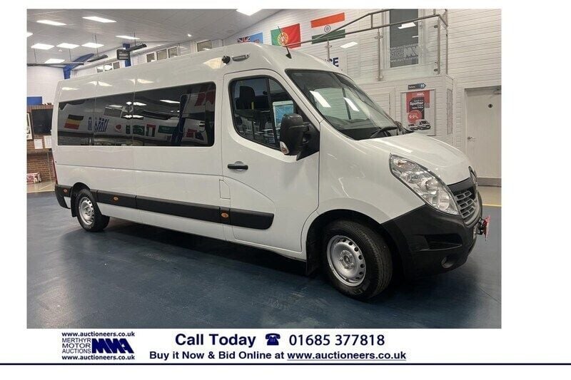 White Used 2018 Renault Master Van | £11,170 (Fair price) - Image 1/4