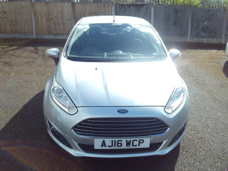 Used Ford Fiesta Zetec 2016 Silver Hatchback