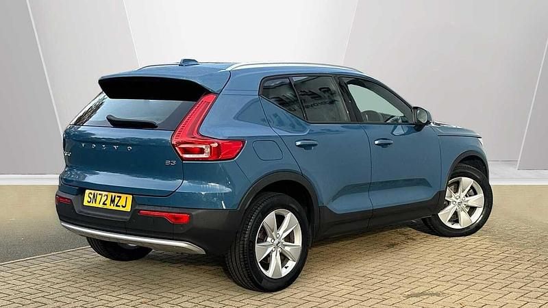 Used Volvo XC40 Core 163 HP (119 kW) 2022 Blue SUV