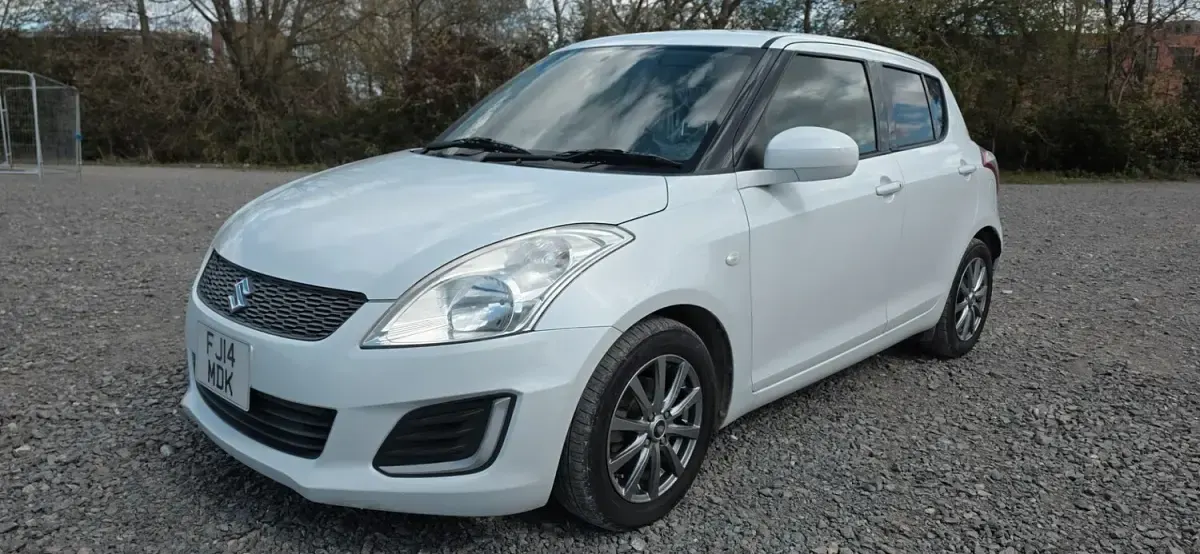 Used Suzuki Swift 94 HP (69 kW) 2015 Silver Hatchback