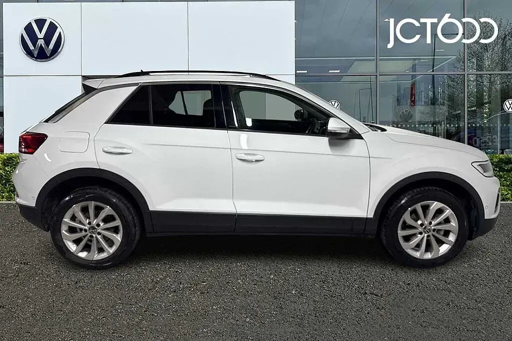 Used VW T-Roc Match 150 HP (110 kW) 2024 White SUV