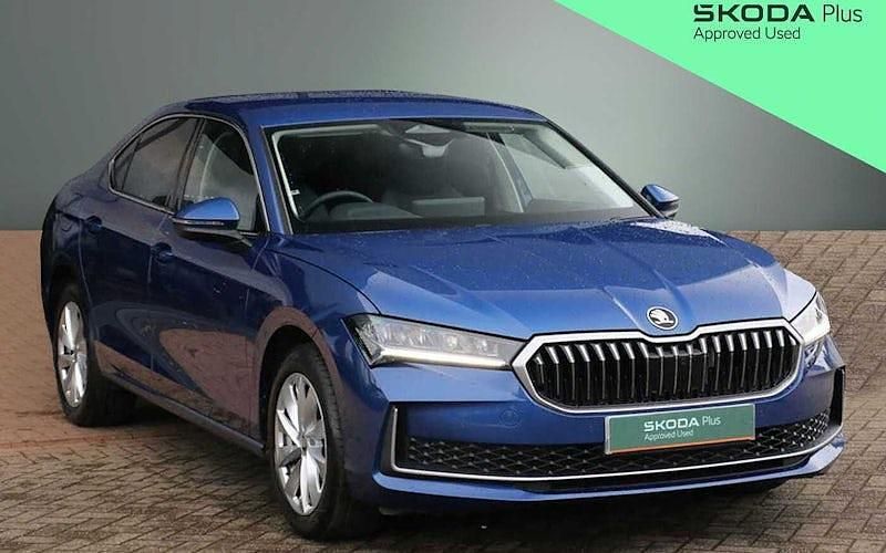 Used Skoda Superb SE Technology 150 HP (110 kW) 2025 Cobalt blue metallic Hatchback