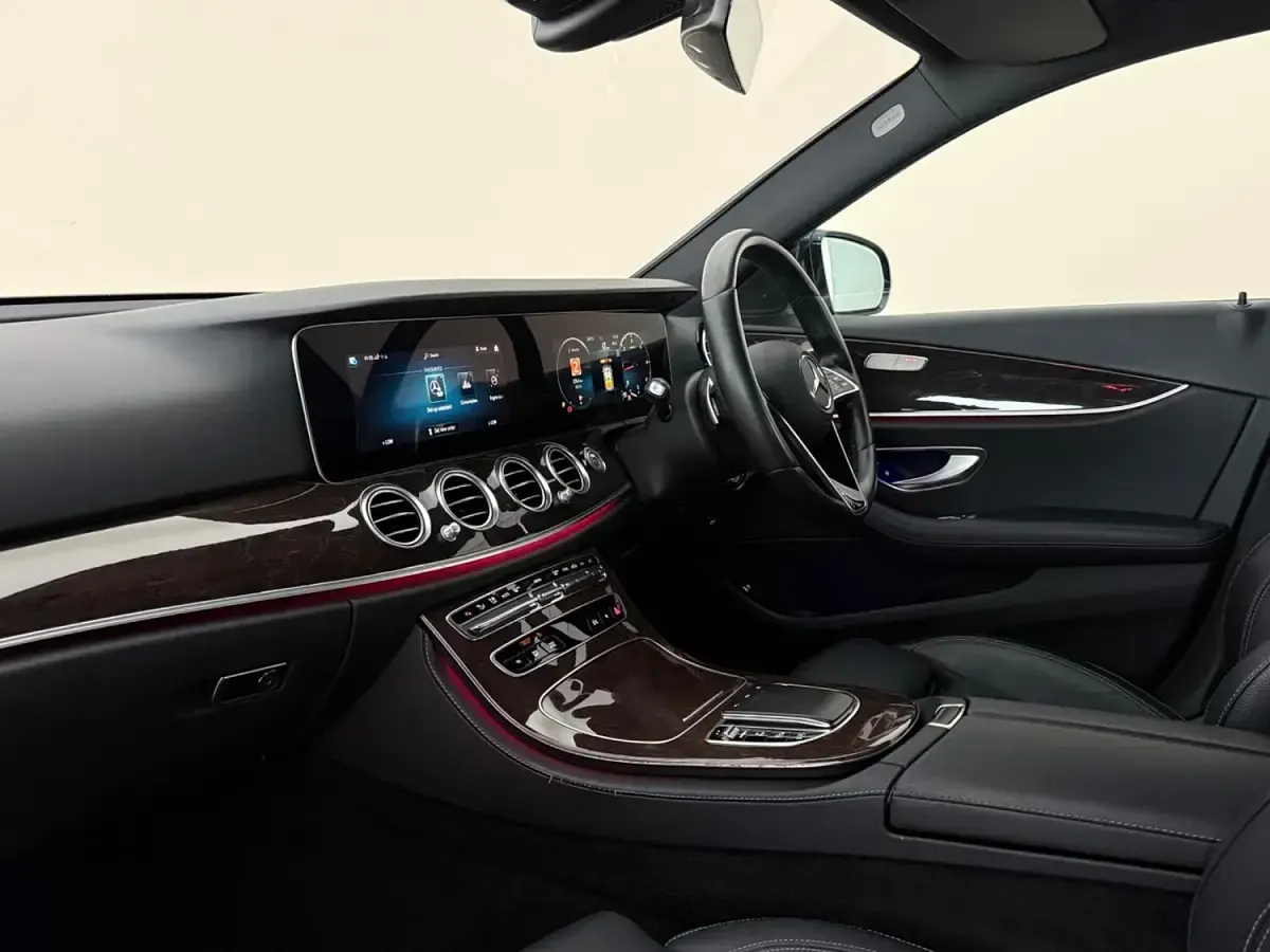 Used Mercedes E220 194 HP (142 kW) 2021 Blue Estate