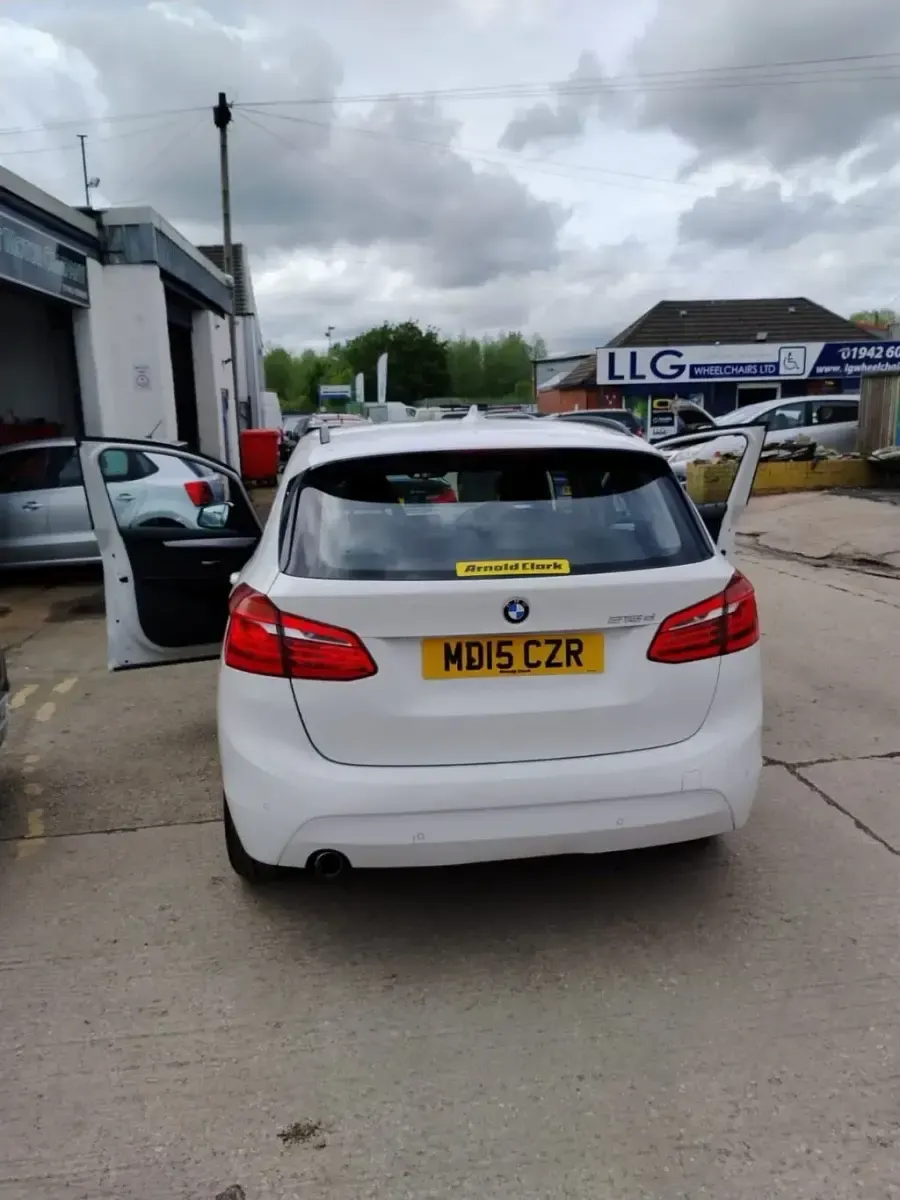 Used BMW 216 Active Tourer Performance 116 HP (85 kW) 2015 White MPV
