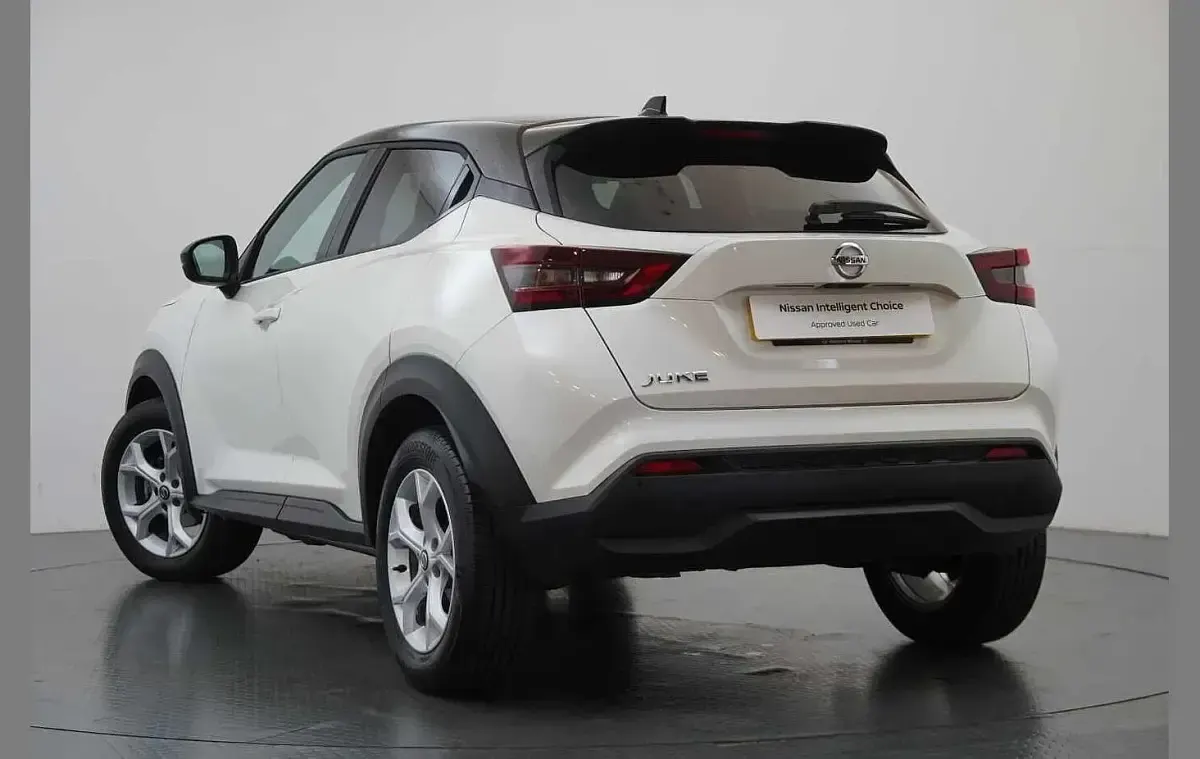 Used Nissan Juke N-Connecta 112 HP (82 kW) 2021 White SUV