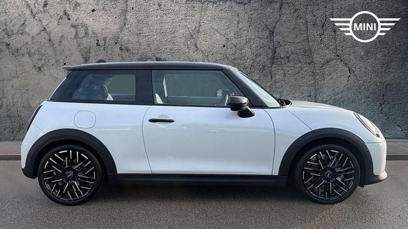 Used Mini Cooper S Hatch 201 HP (147 kW) 2025 White Hatchback