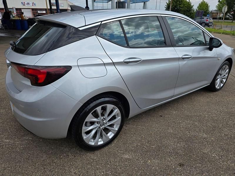 Used Vauxhall Astra 100 HP (73 kW) 2016 Silver Hatchback