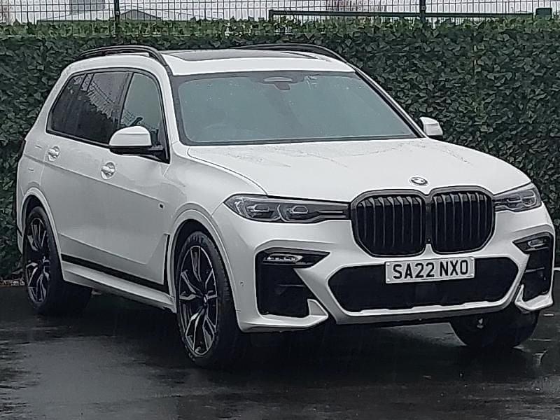 White Used 2022 BMW X7 M Sport SUV | £62,998 (Fair price) - Image 1/4