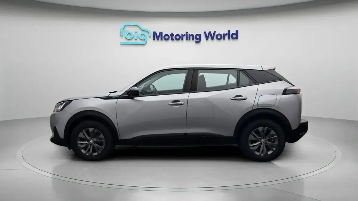 Used Peugeot e-2008 Active Premium 100 kW (136 HP) 2022 Grey SUV