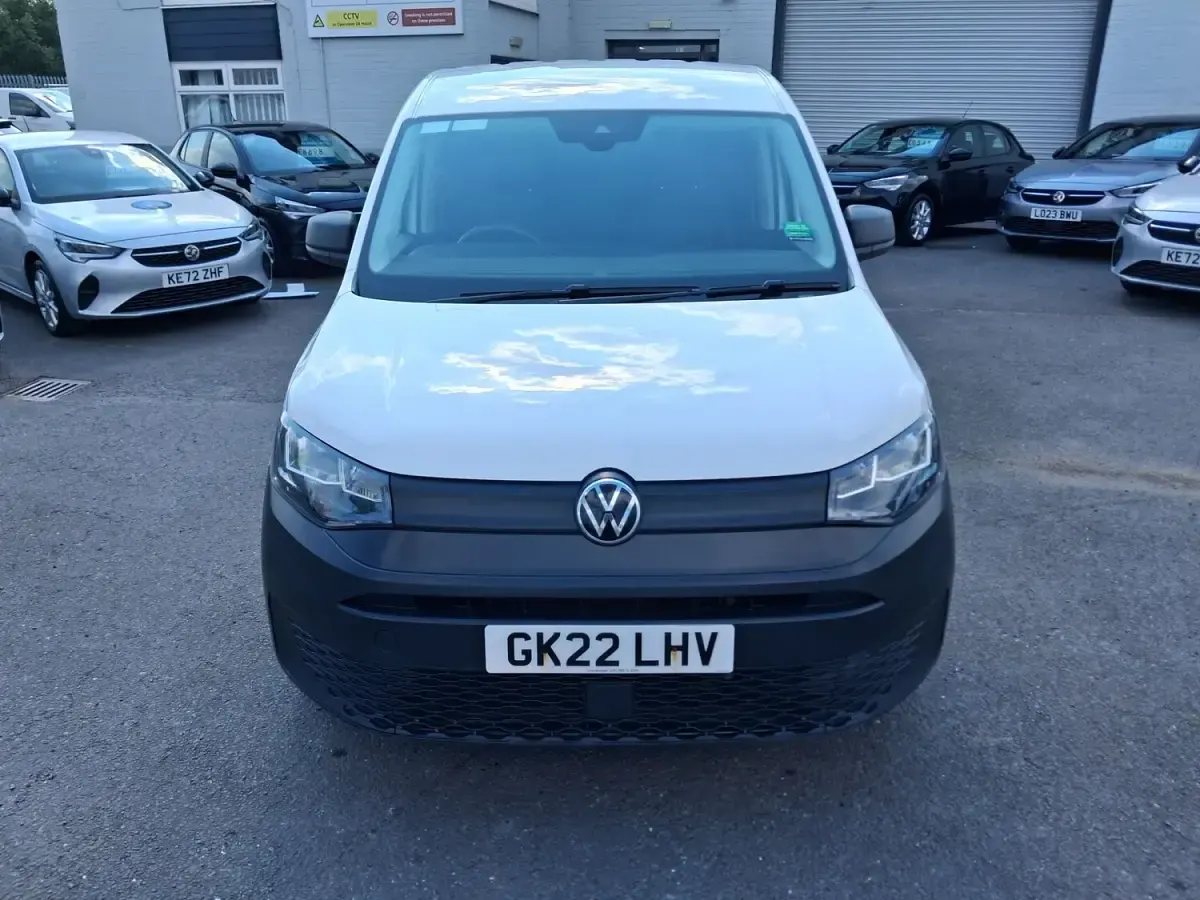 Used VW Caddy 102 HP (75 kW) 2022 White MPV