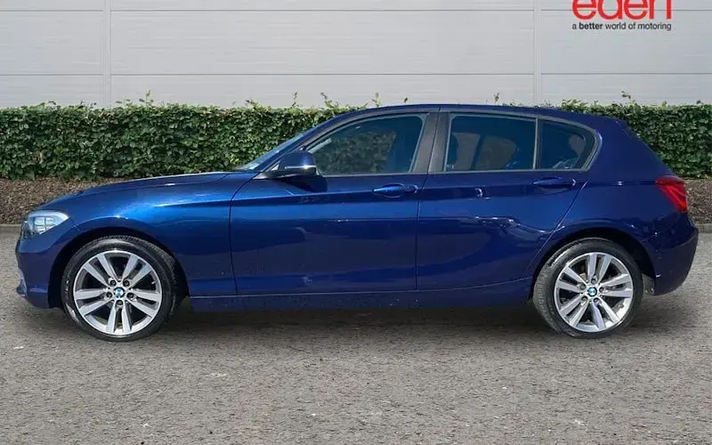 Used BMW 118 Sport Line 136 HP (100 kW) 2015 Blue Hatchback