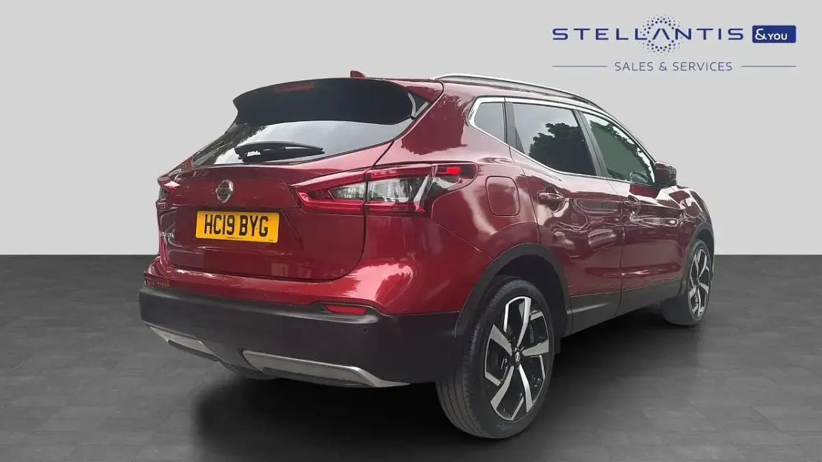 Used Nissan Qashqai S 158 HP (116 kW) 2019 Red SUV