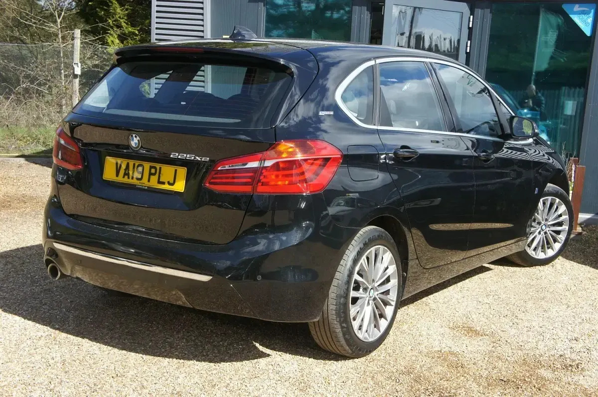Used BMW 225 Luxury Line 224 HP (164 kW) 2019 Black Hatchback