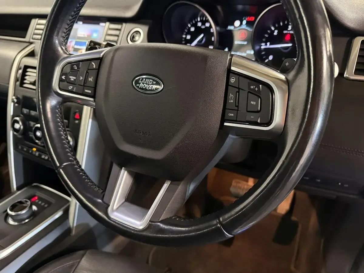 Used Land Rover Discovery Sport HSE Luxury 240 HP (176 kW) 2018 White SUV